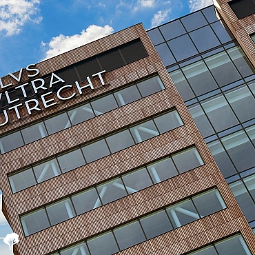 PLUS ULTRA Utrecht (NL) Gevelbekleding Jatoba 2