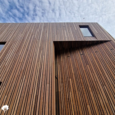 Maison Ronald Mc Donald - Amsterdam (NL) Revêtement de mur en bois Afrormosia 8