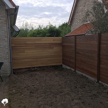 Modern tuinscherm Knokke (BE) Garden fences Iroko 0